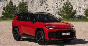 Nuovo Toyota RAV4, una sesta generazione ibrida