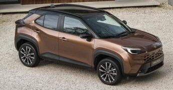 Toyota aggiorna la Yaris Cross, per la best-seller nuovo frontale e full hybrid 130 cv