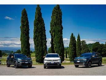 Dacia Duster e Bigster Hybrid-G 150 4×4: GPL, ibrido e trazione elettrica
