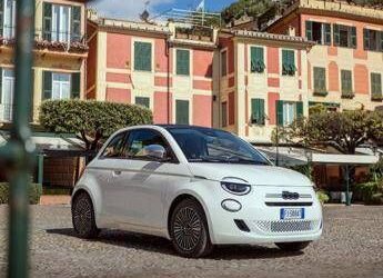 Fiat 500 Hybrid Dolcevita: la cabrio italiana punta sullo stile anni Sessanta