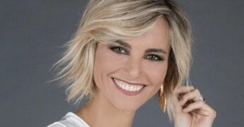 Francesca Fialdini dice addio alla sua Fiat Panda, icona pop della mobilità quotidiana.