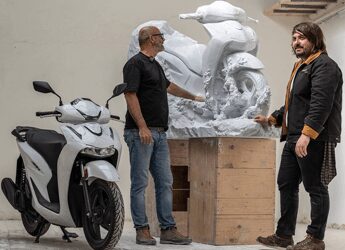 Honda SH125, 25 anni celebrati tra arte, marmo e sostenibilità