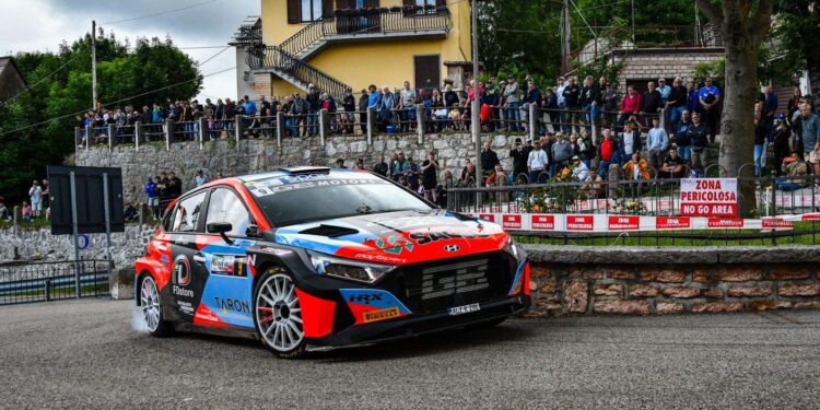 Ferrarotti sorride al Rally Due Valli: secondo nel CIR Promozione e settimo assoluto