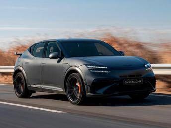 Genesis GV60 Magma, debutta l’elettrica da 650 CV
