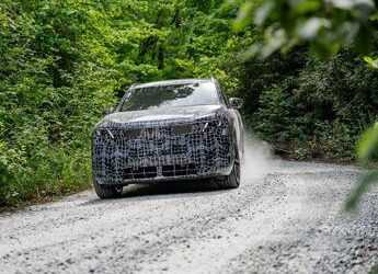 Nuova BMW X5, il conto alla rovescia è iniziato