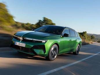 Nuova Opel Astra: elettrica, ibrida o diesel