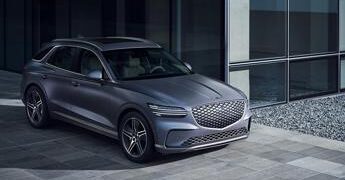 Genesis GV70, il SUV elettrico premium punta su spazio e tecnologia