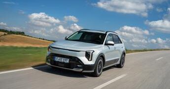 Kia rinnova Niro, il CUV ibrido punta su efficienza, tecnologia e sicurezza