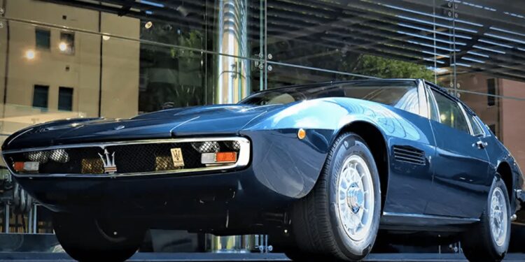 Maserati celebra 100 anni di Tridente a Bologna